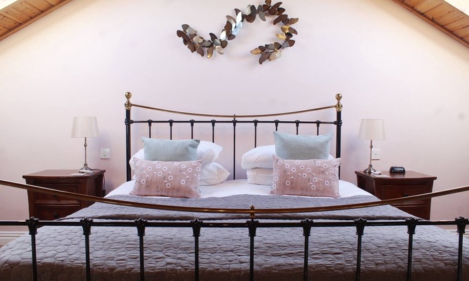 Hickling Bed & Breakfast | Discover Barn Owls Retreat @ Dairy Barns - 10/10 Guest Rated