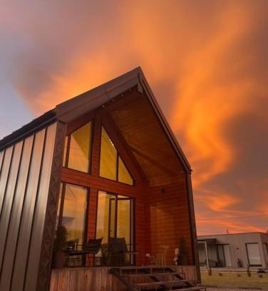 Mykulychyn House | Experience the Oceanfront Bliss at Barn S&S House
