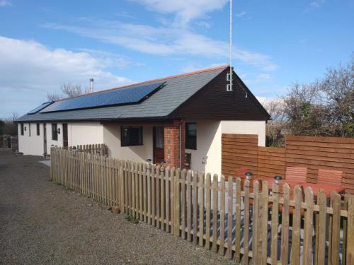 Bideford House | Pet-Friendly Barn View: A 4-Star Family Retreat