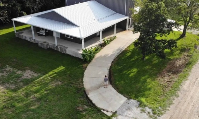 Seven Points House | Relaxing Barndo Retreat Near Cedar Creek Lake Awaits You