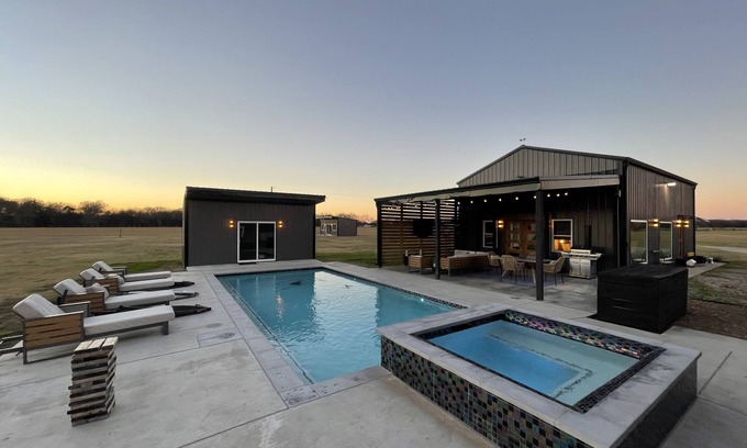 Point House | Relaxing Barndominium with Resort Pool & Game Room