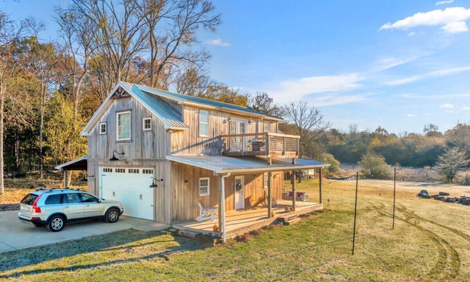 Lebanon Other | Inviting Barndominium with Lake View Near Nashville