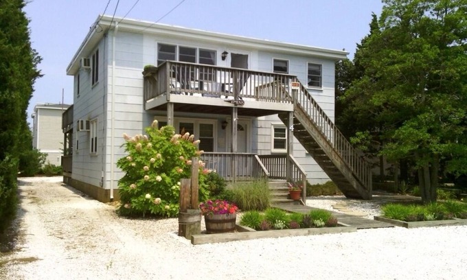 Beach Haven House | Beachfront Escape: Classic 3BR with Ocean Views & Pool