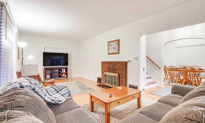 Mahaska County House | Experience Barnes City House: Ideal for Outdoor Enthusiasts!