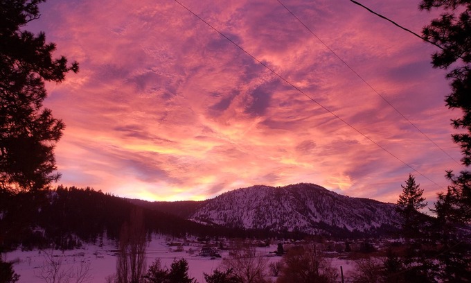Kamloops Bed & Breakfast | Eco-Friendly Barnhartvale Getaway Suite with Pool & Spa