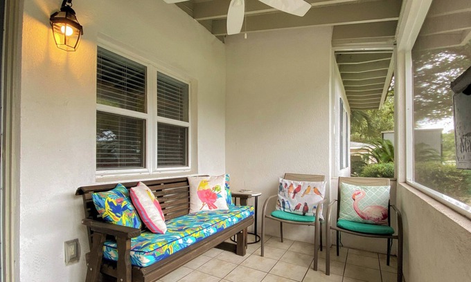 Jekyll Island House | Inviting BARNHILL B DUPLEX: 2BR with Breakfast & Kids’ Space
