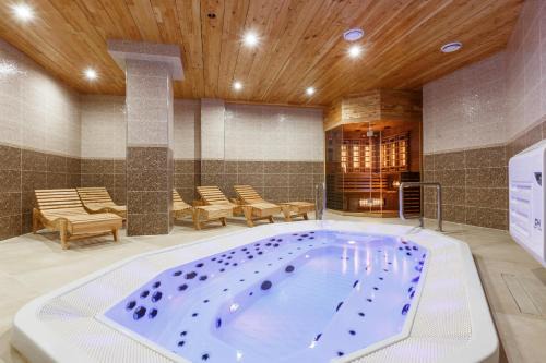 Yaremche Hotel | Relaxing Baron SPA Hotel - Museum Yaremche with Spa & Dining