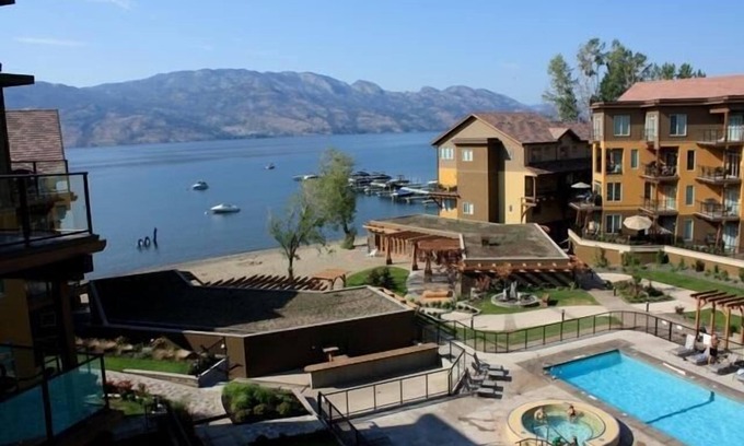 Westbank Condo | Top-Rated Barona Beach Condo with Lakefront Access