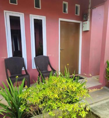 Sorong House | Oceanfront Baronda Guest House with Breakfast & Family Amenities