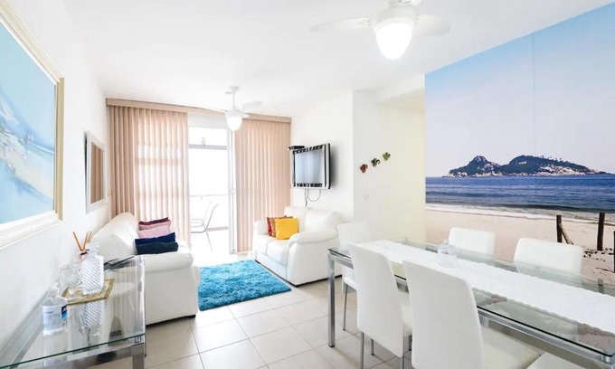 Recreio dos Bandeirantes Apartment | Family-Friendly Barra Resort with Oceanfront Relaxation