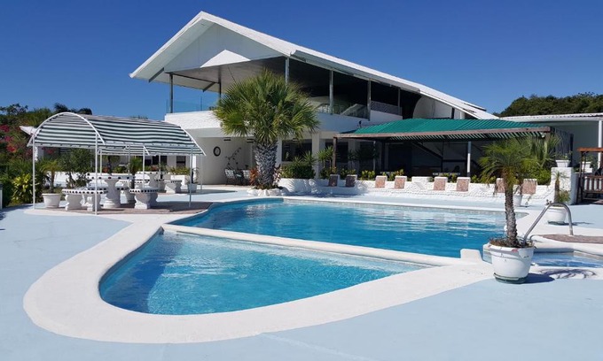 Samara Apartment | Exceptional Barracuda Apartments with Pool and Breakfast