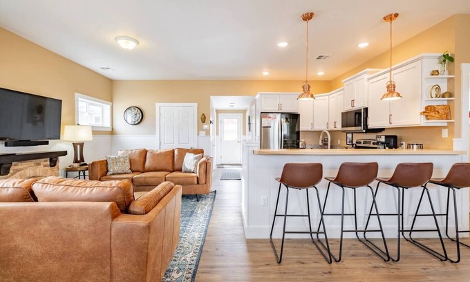 Anaconda Cottage | Unwind in Downtown Anaconda with Sauna & Fire Pit Access