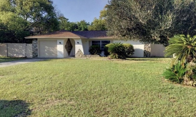 Spring Hill House | Pet-Friendly Barrett's Place: Rated 10/10 by Guests