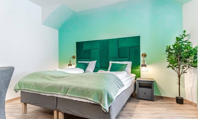 Funfhaus Apartment | Accessible 2 Adjacent Apartments Perfect for Group Getaways