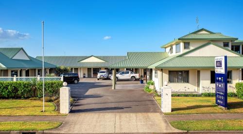 Whakatane Hotel | 5-Star Barringtons Motor Lodge: Family-Friendly Retreat