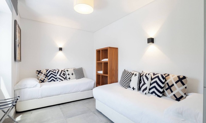 Barrosinha Hotel | Discover Barrosinha Hotel: Relaxing Pool and Spa Retreat
