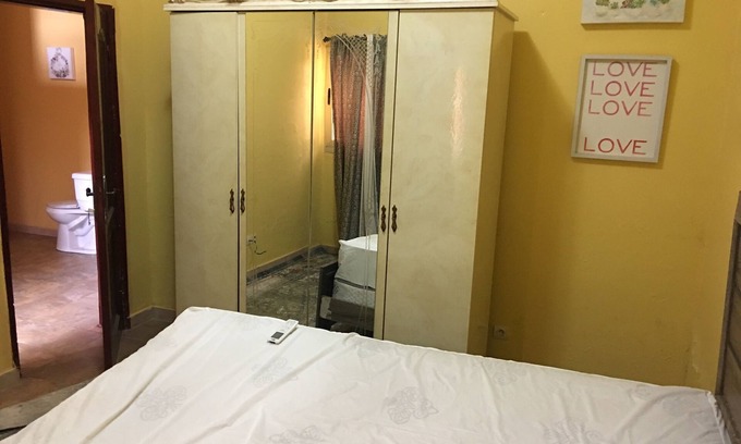 Conakry House | Discover BARRY TALL GUEST HOUSE: A Budget-Friendly Stay