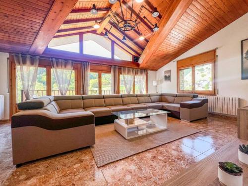 Pal Apartment | Spacious Apartment in Pal - Family & Pet-Friendly Retreat