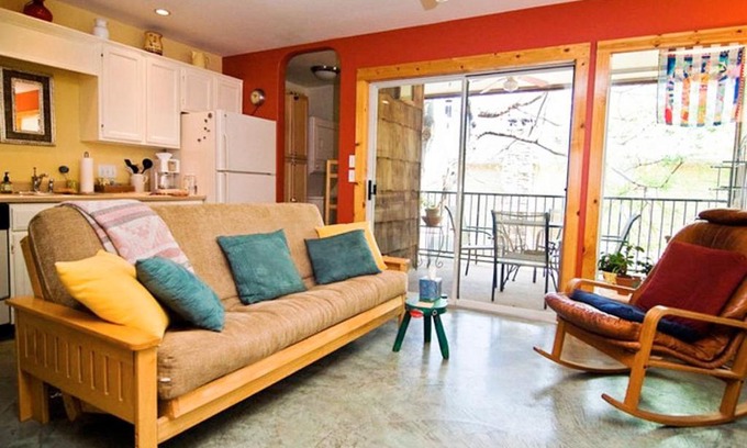Barton Hills Apartment | Discover the Barton Hills Condo – Guest Rated 8.4/10!