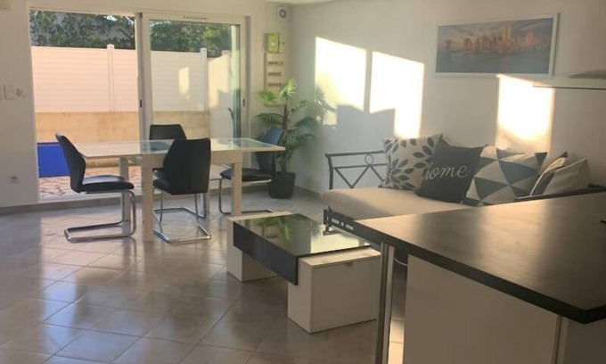 Six-Fours-les-Plages Apartment | Guest Rated: Exceptional Bas de Villa with Garden Oasis
