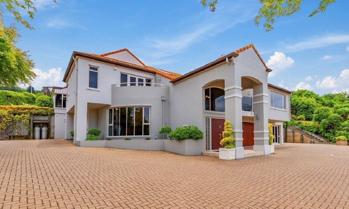 Acacia Bay House | Cozy Retreat at 27 Te Urunga Place with Spa & Hot Tub
