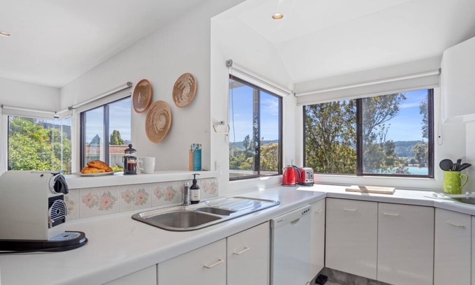 Whangamata House | Comfortable Stay at Waireka Place, Whangamata