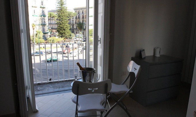 Mergellina House | Cozy Base Napoli B&B with Ocean Views & Spa Amenities