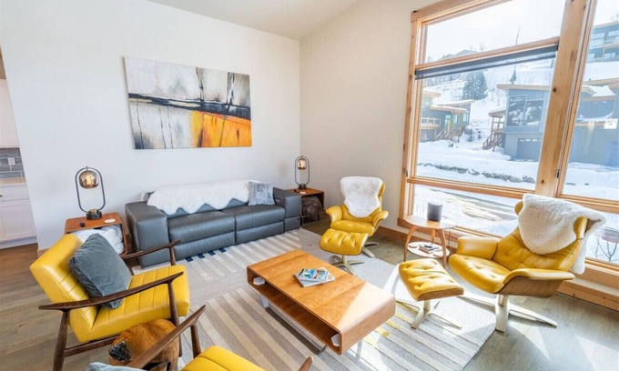 Silverthorne House | Basecamp 970 - Modern Mountain Retreat with Pool & Spa
