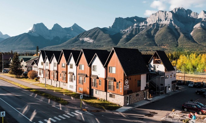 Canmore Condo | Basecamp Resorts Canmore: Pet-Friendly Retreat with Spa