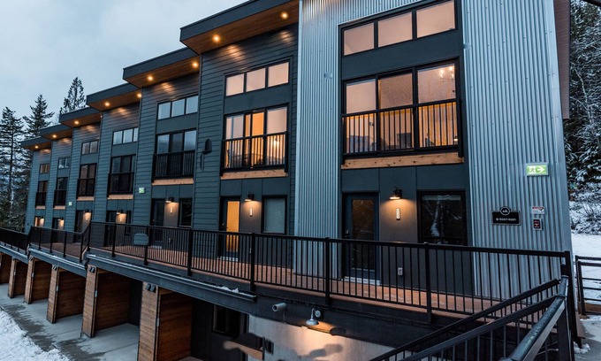 Revelstoke House | Basecamp Resorts Revelstoke I Two Bedroom Suite