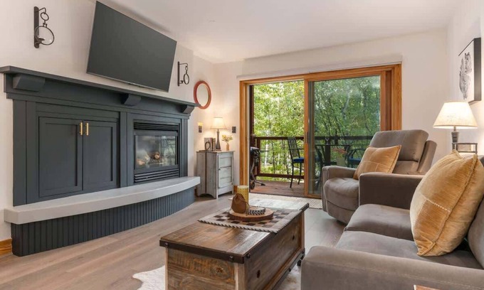 Driggs Condo | Romantic Getaway Near Grand Targhee with Hot Tub Retreat