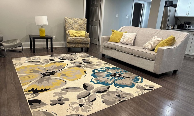 Newtonbrook House | Cozy Basement Apartment with Private Entrance and Kitchen