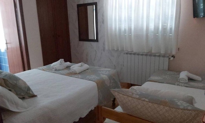 Seia House | Comfortable Triple Room at Encosta da Serra, Sabugueiro