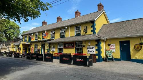Keady Bed & Breakfast | Cozy Basil Sheils B&B in Armagh with Family-Friendly Amenities