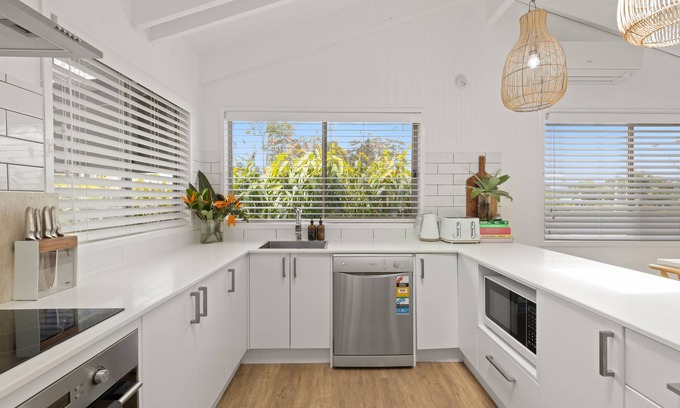 St. Georges Basin House | Scenic Basin Abode: Pet-Friendly with Water Views