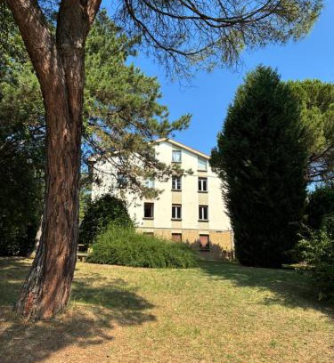 San Lazzaro di Savena Bed & Breakfast | Enjoy Oceanfront Bliss at BASISA Bed&Breakfast