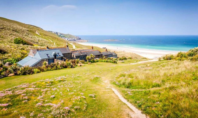 Sennen Cove Cottage | Cozy Beach Cottage with Breathtaking Sea Views