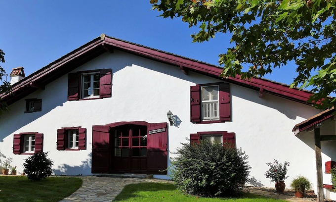 Louhossoa Apartment | Tranquil BaskoParadis Eco-Gite with Ocean Views & Donkeys