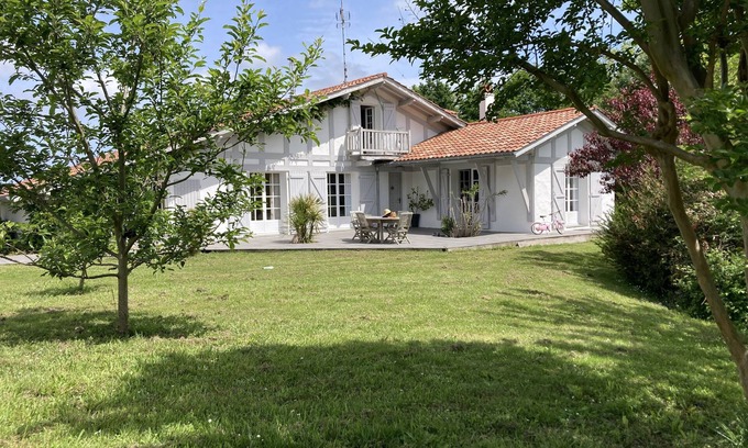 Ahetze House | Serene Basquaise with Pool, 5 Min to Beaches & Family-Friendly