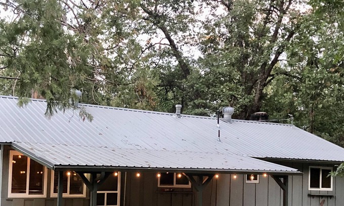 Wishon Cabin | Unforgettable Bass Lake Wildlife Crossing & Yosemite Retreat