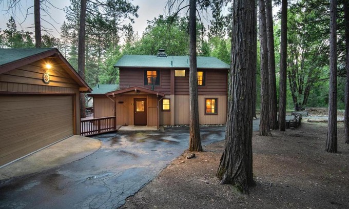 North Wawona House | Unforgettable Family Retreat at Bassett's Cabin