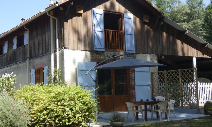 Lacquy House | Discover Bassibé - Lacquy Gîte with Pool & Family Amenities