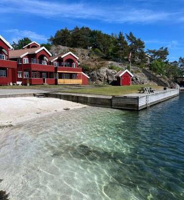 Sogne Apartment | Discover Basstuvåga Ferieleilighet with Oceanfront Views