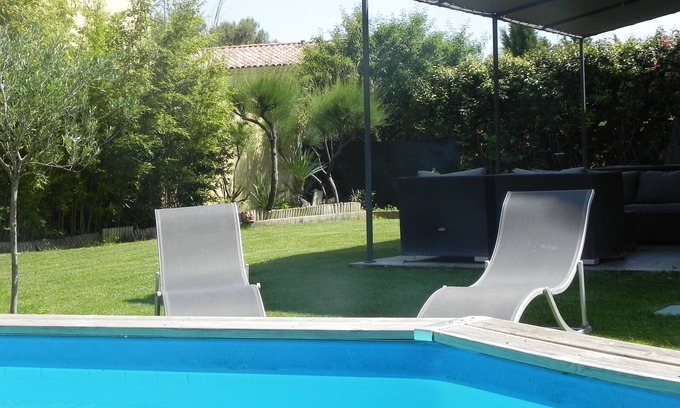 Lambesc House | Stunning 3-Bedroom Bastide with Private Pool and Breakfast