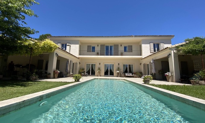 Nord House | Elegant Bastide with Heated Pool Near Historic Center