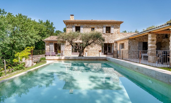 Aubignan Villa | Experience Bliss at Bastide Aubignan with Pool & Spa