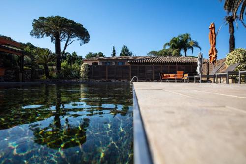 Ramatuelle Hotel | Experience Bastide de Ramatuelle: Pet-Friendly Beach Retreat
