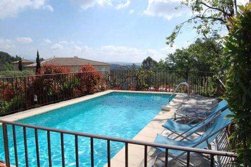 Seillans Apartment | Experience Bastide Provençale Les Mûriers d'Engaspaty