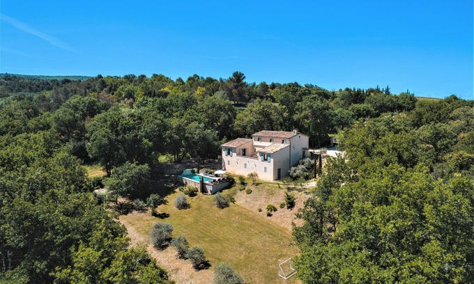 Apt Villa | Heated Pool Retreat in Luberon Provençal - Guest Rated 10/10