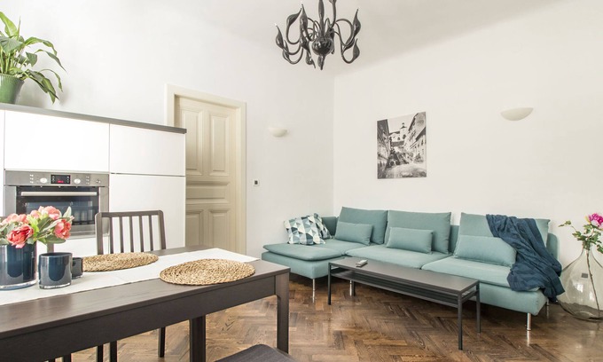 Donji Grad Apartment | Explore BASTINICA Superior Apartment in Zagreb's Old Town